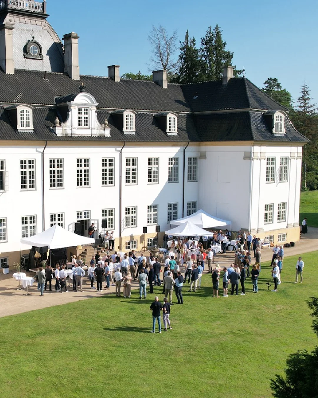 Slotshaven - Selskaber