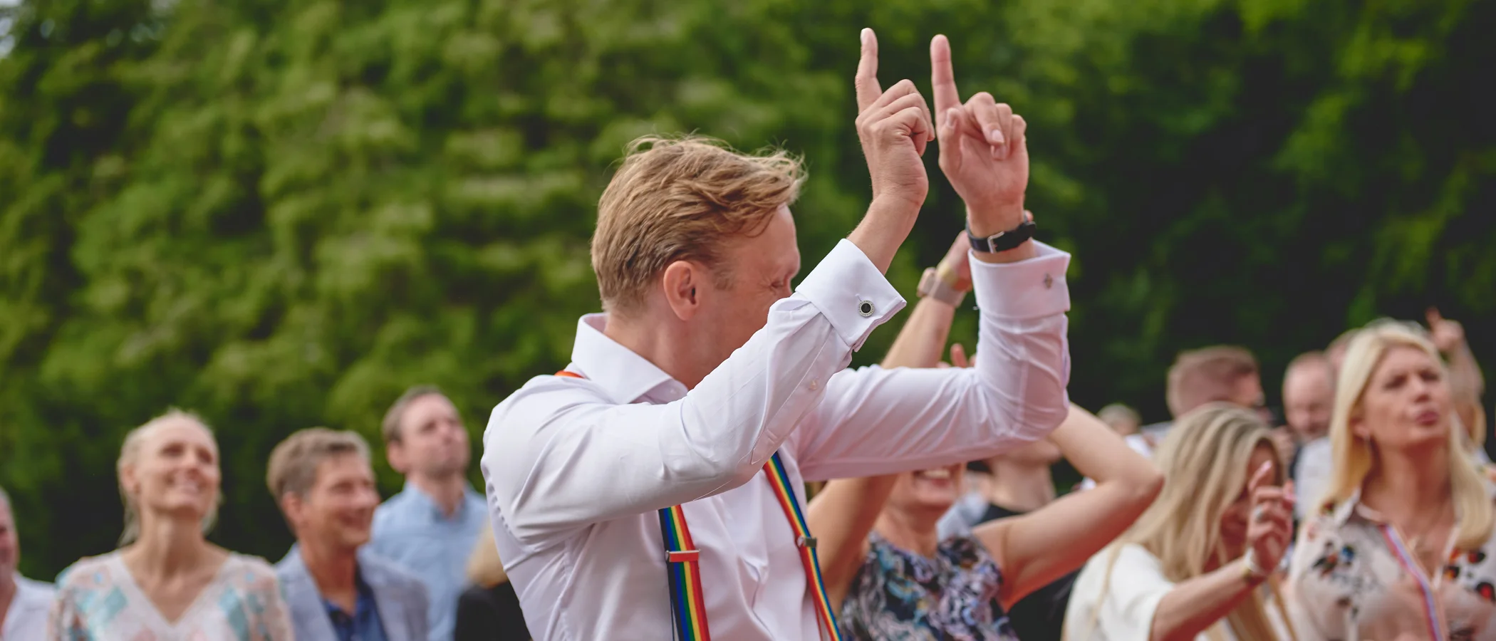 Eftermiddagsstemning med musik og underholdning