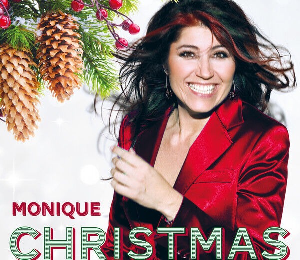 Sangerinden Monique på coveret til julealbummet Christmas